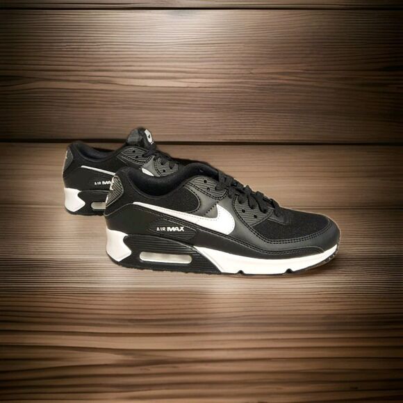Womens Size 8 - Nike Air Max 90 Low Black White - Picture 1 of 6